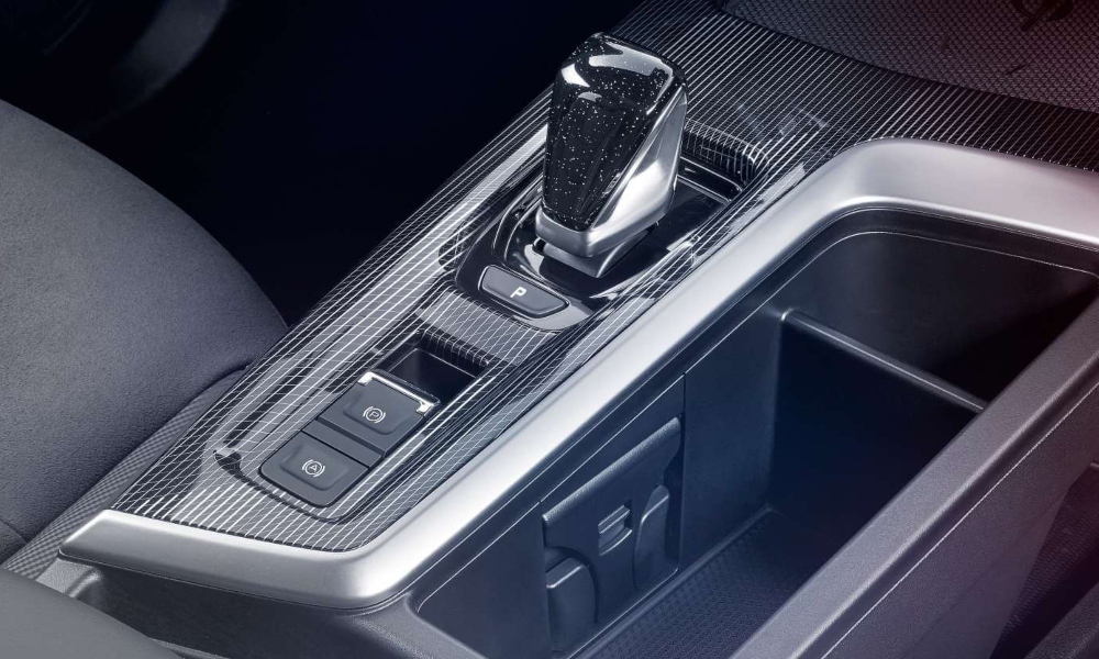 Vista cercana de caja de cambios automática de GWM Jolion PRO con diseño futurista.